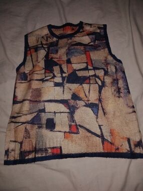 Sleeveless V-Neck Knit Sweater Vest in Beige Multi